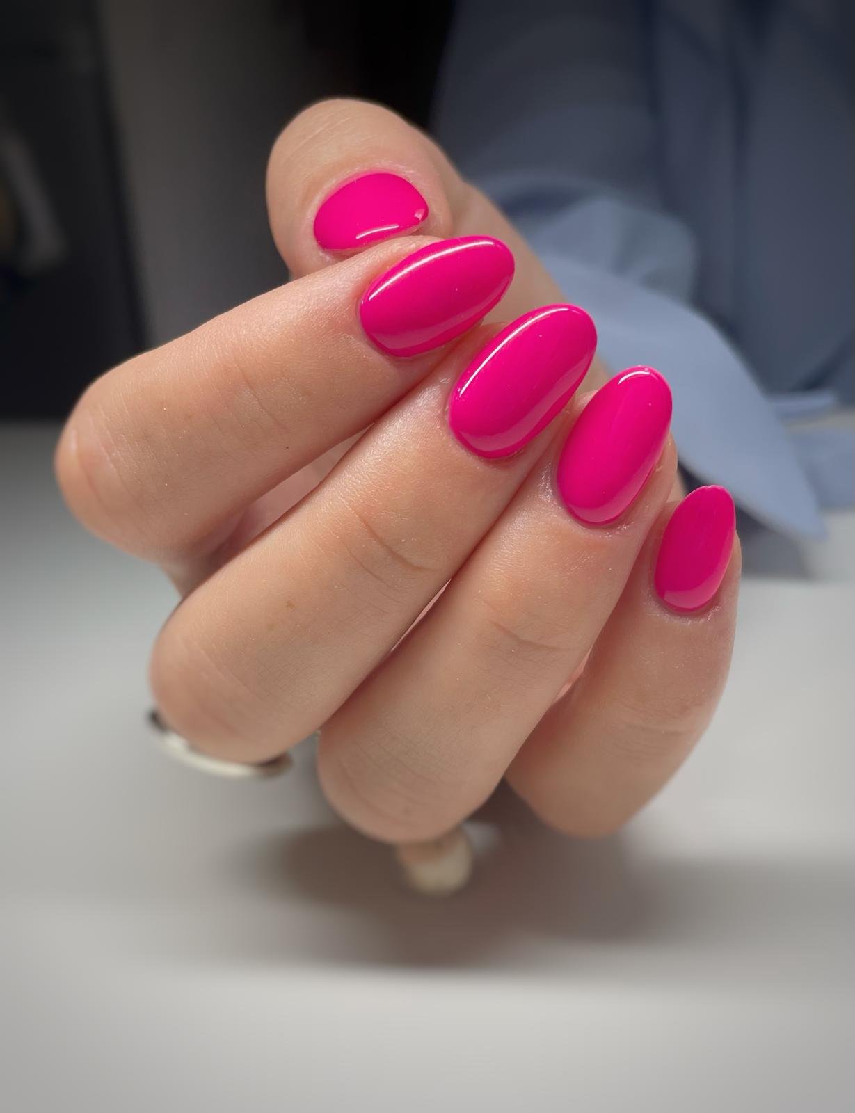 Pose d'ongles rouge glossy réalisée chez SB Beauty 31